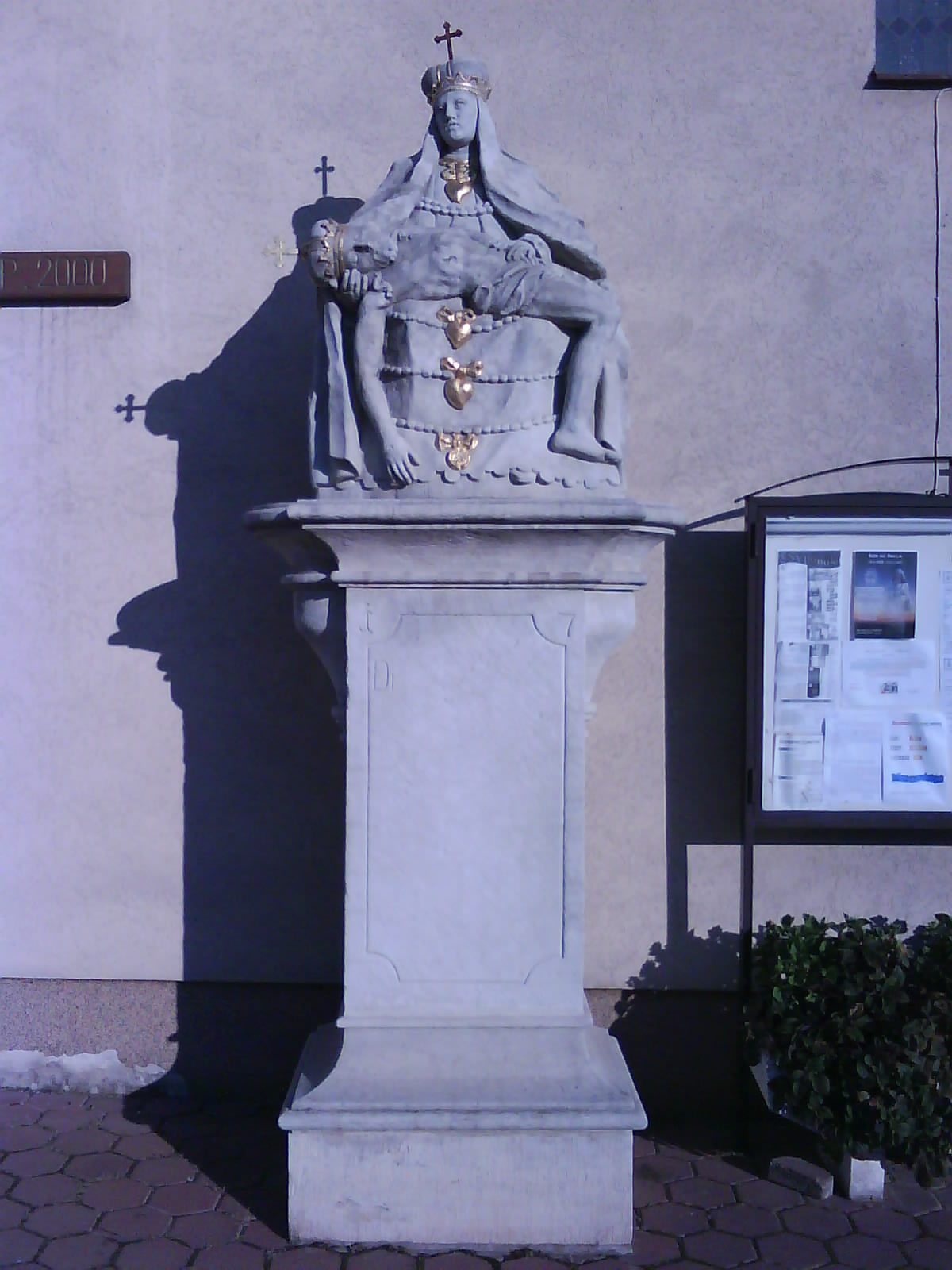 Prícestná socha Piety.JPG